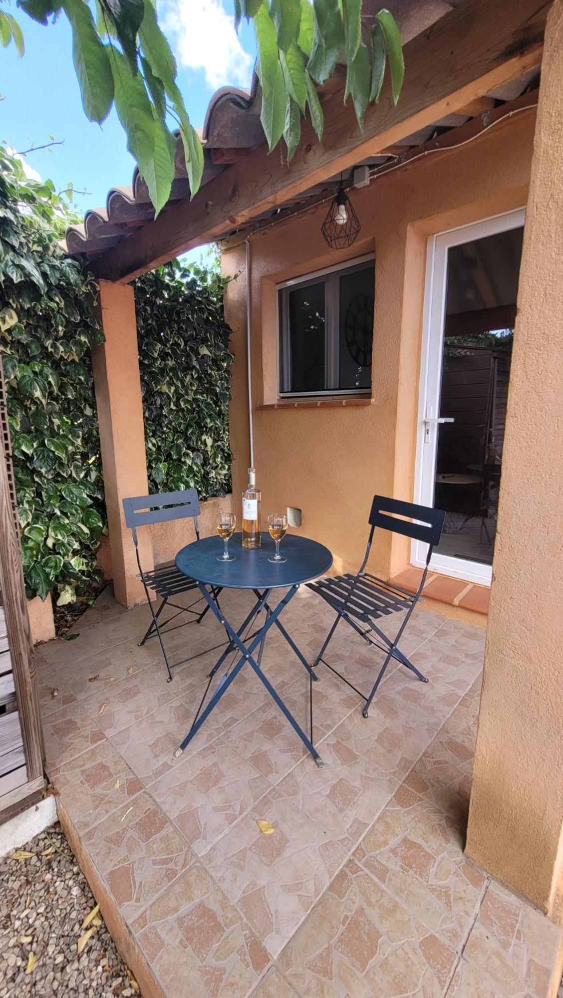 Le Petit Chez Nous Gite Climatise Jardin Pignans Esterno foto