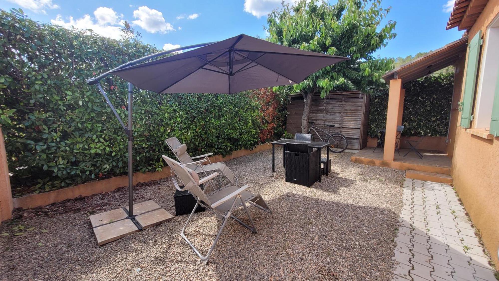 Le Petit Chez Nous Gite Climatise Jardin Pignans Esterno foto